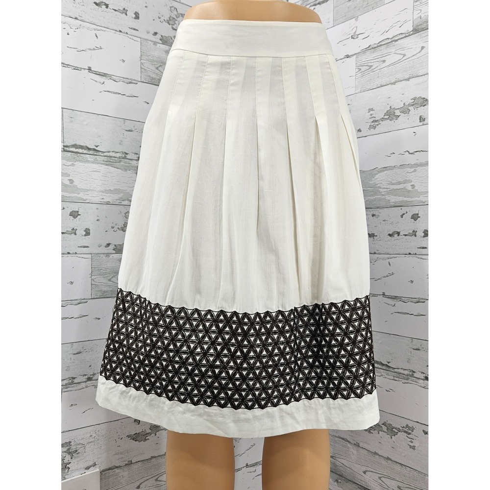 Ann Taylor Loft Petites White Cotton Embroidered A-Line Pleated Skirt 4P Black